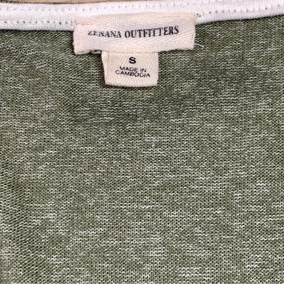 Soft and Fuzzy Tunic Top with side slits (S) - Picture 2 of 4